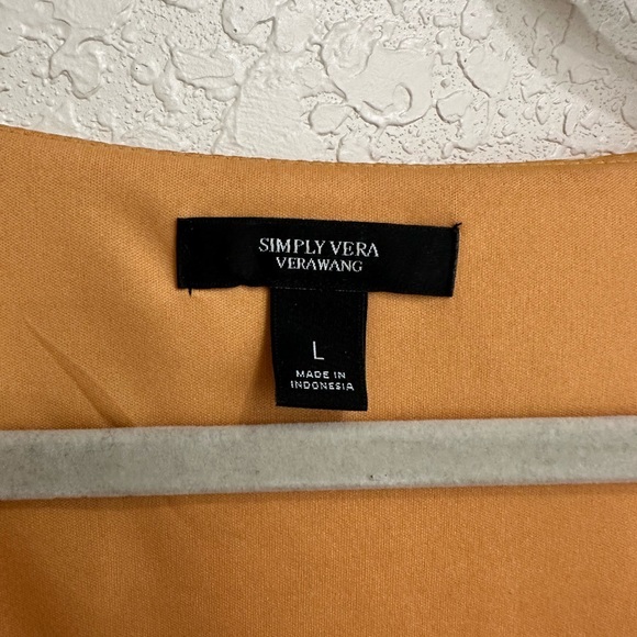 ☀️Simply Vera Wang golden floral dress, wrap top w eye hook closure, sheer lined - Picture 5 of 7